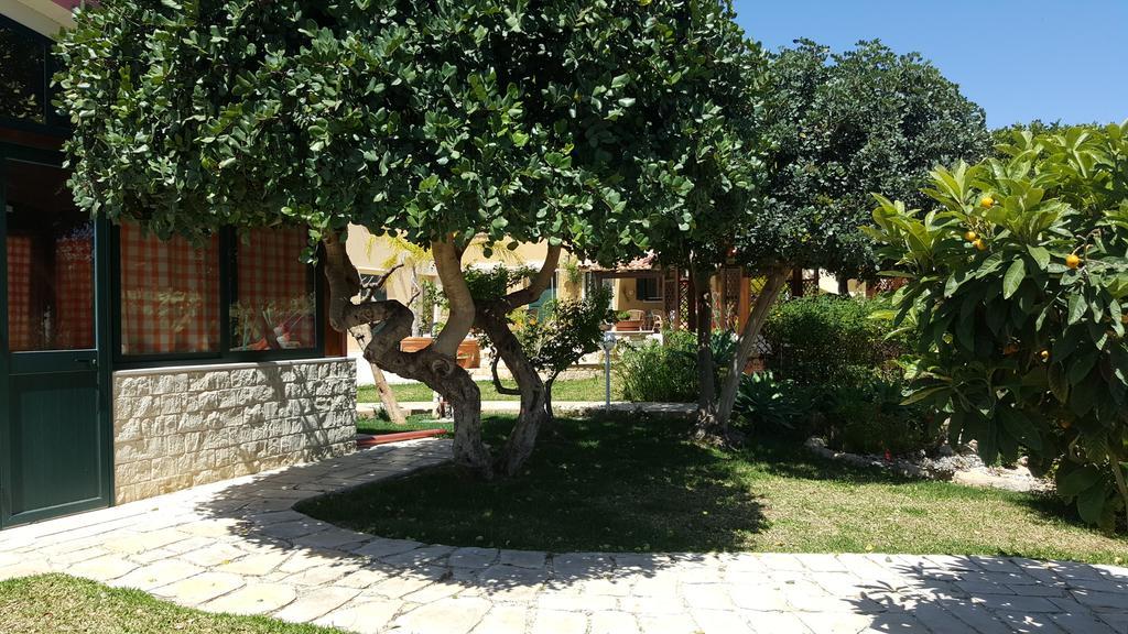 Alla Corte Di Nonna Maria Villa Pozzallo Exterior photo