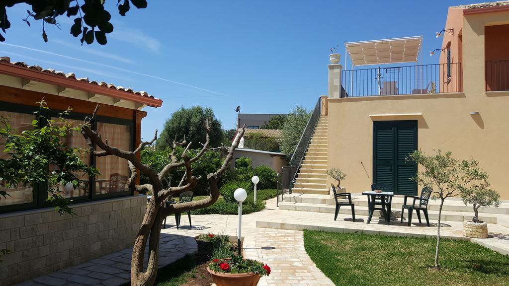 Alla Corte Di Nonna Maria Villa Pozzallo Exterior photo