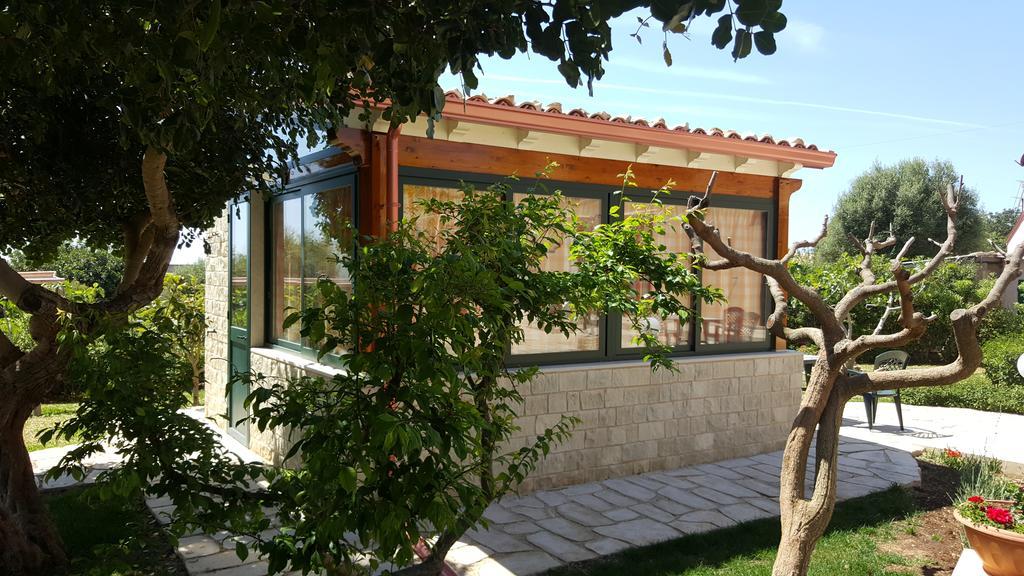 Alla Corte Di Nonna Maria Villa Pozzallo Exterior photo