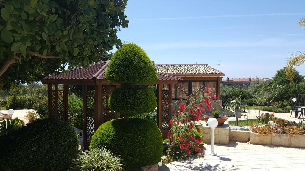 Alla Corte Di Nonna Maria Villa Pozzallo Exterior photo