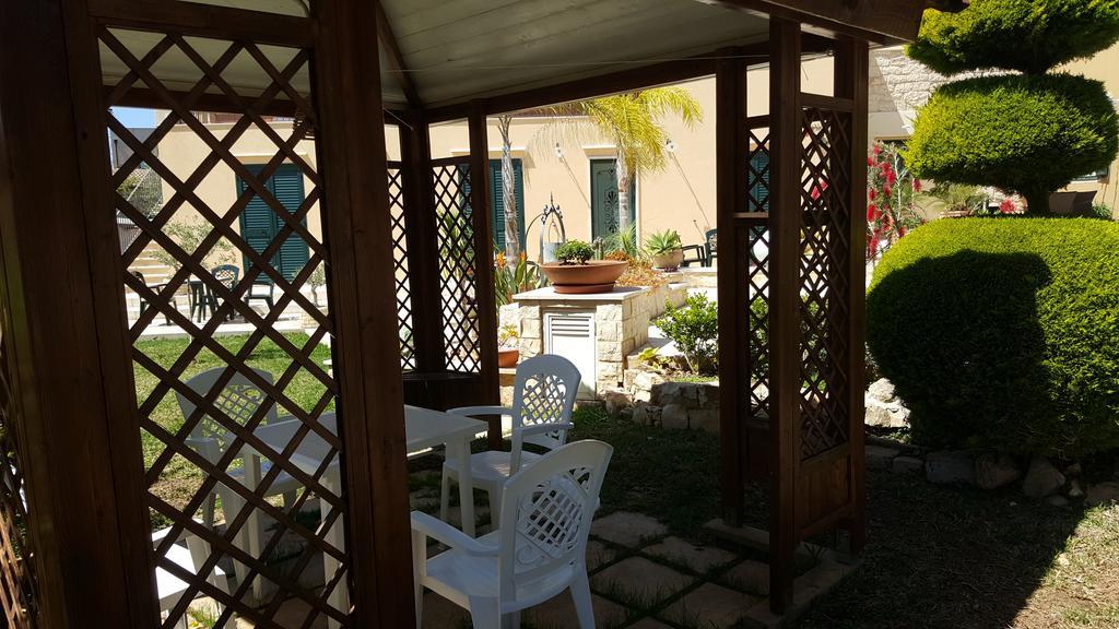 Alla Corte Di Nonna Maria Villa Pozzallo Exterior photo