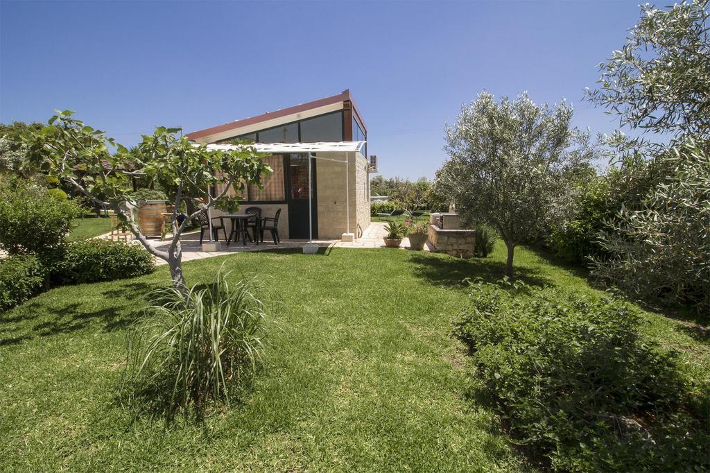Alla Corte Di Nonna Maria Villa Pozzallo Exterior photo